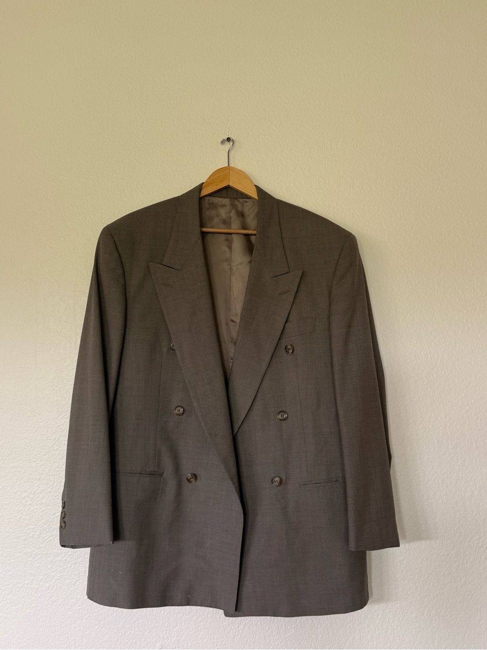 Men’s gray wool blazer